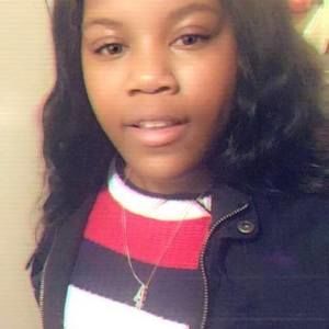 Meet your Posher, Amira